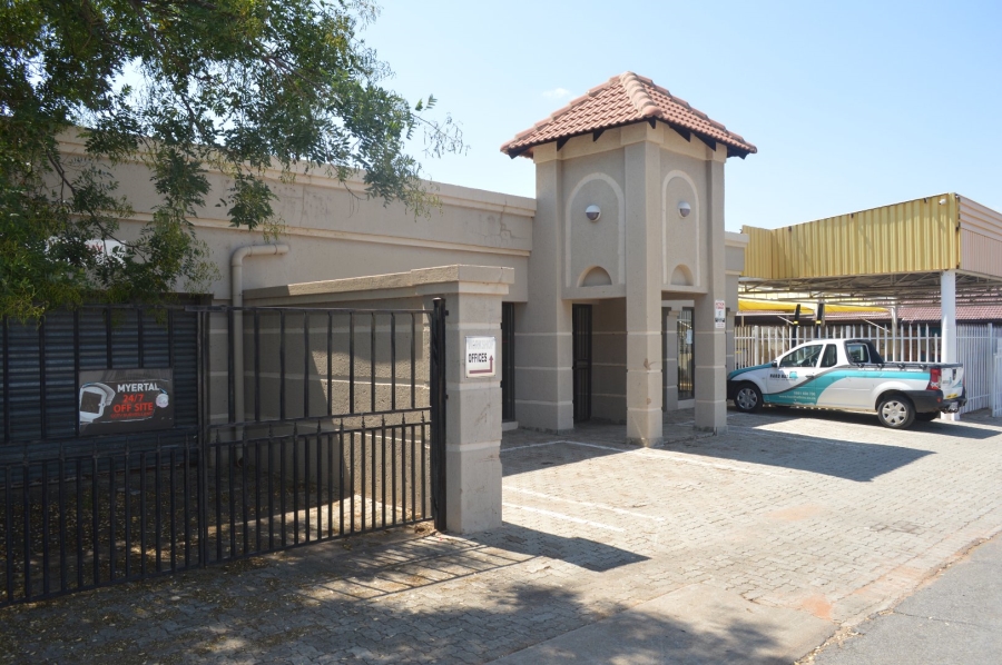 Commercial Property for Sale in Collerville North West